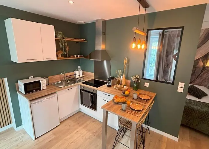 Bois Flotte Netflix Parking Cherbourg-en-Cotentin