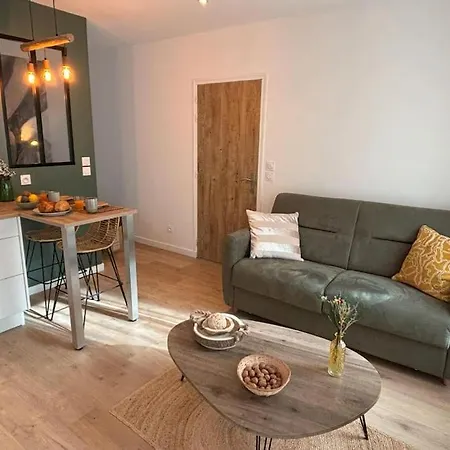 Bois Flotte Netflix Parking