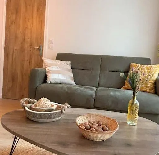 Bois Flotte Netflix Parking Lägenhet *