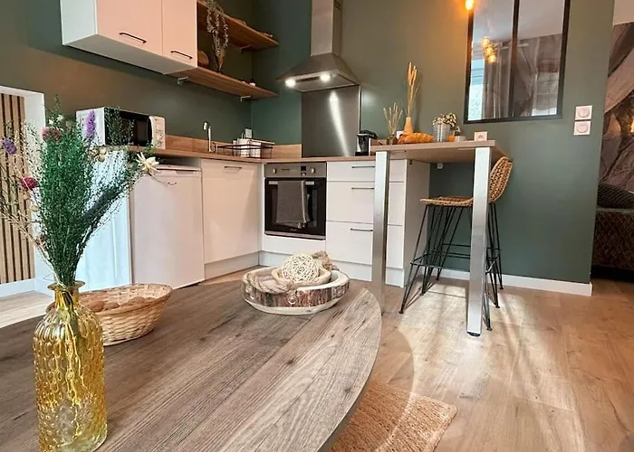 Bois Flotte Netflix Parking * Cherbourg-en-Cotentin